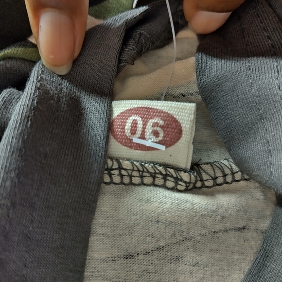 Tracksuit - Picture 4 of 7